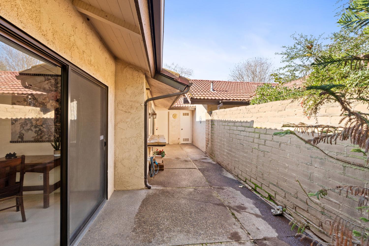 5630 N El Adobe Dr, Fresno, CA 93711