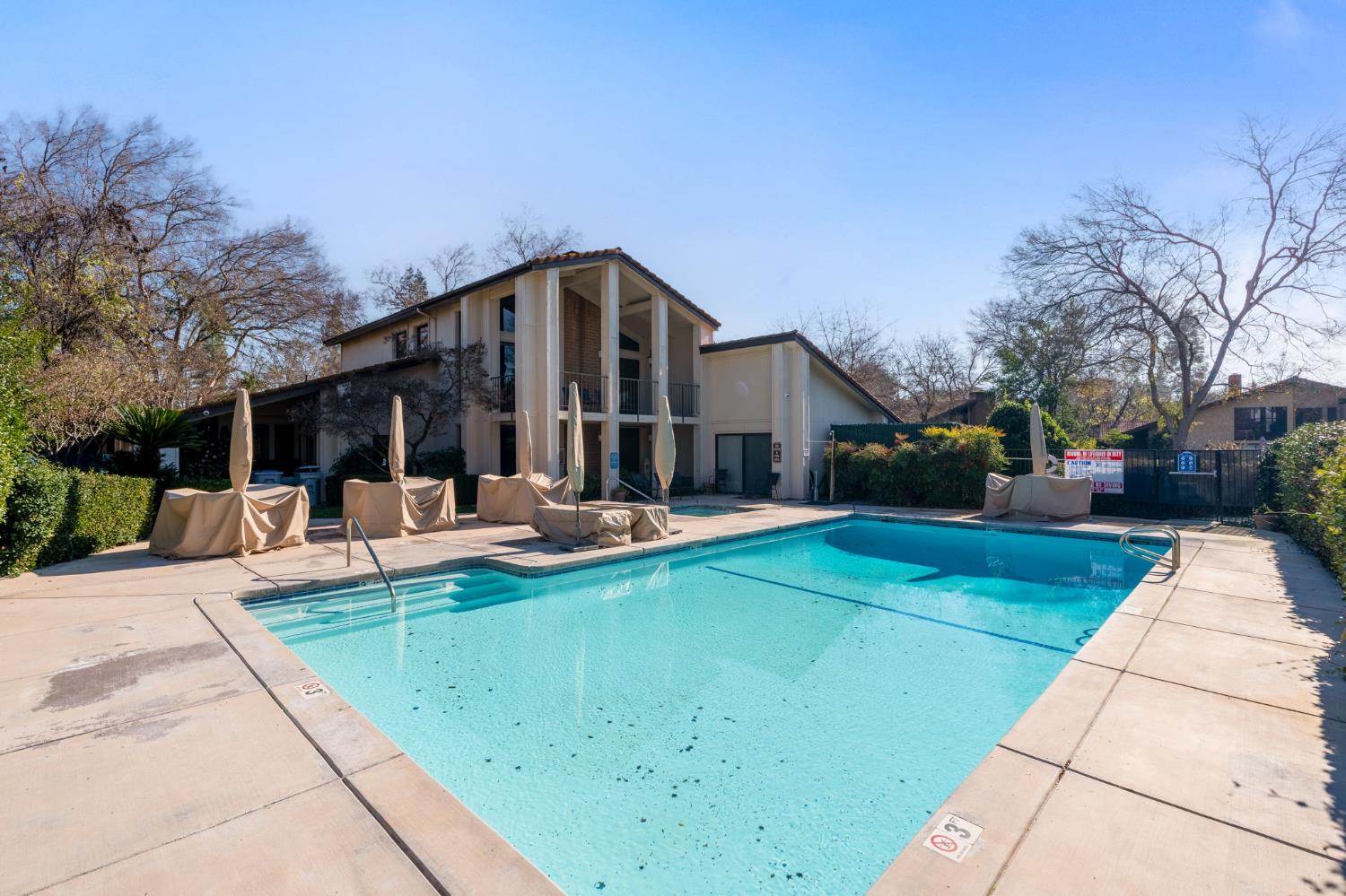 5630 N El Adobe Dr, Fresno, CA 93711