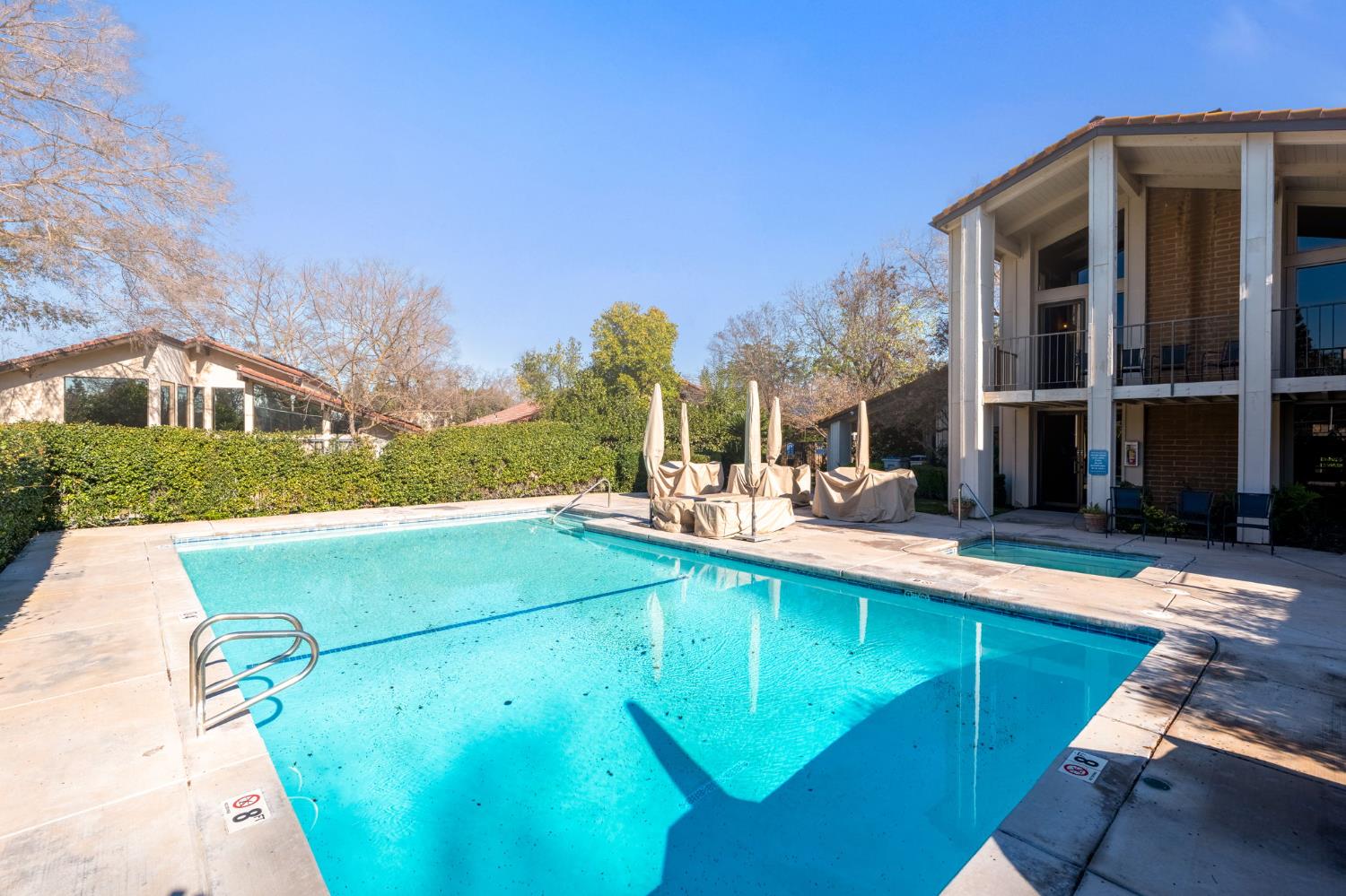 5630 N El Adobe Dr, Fresno, CA 93711