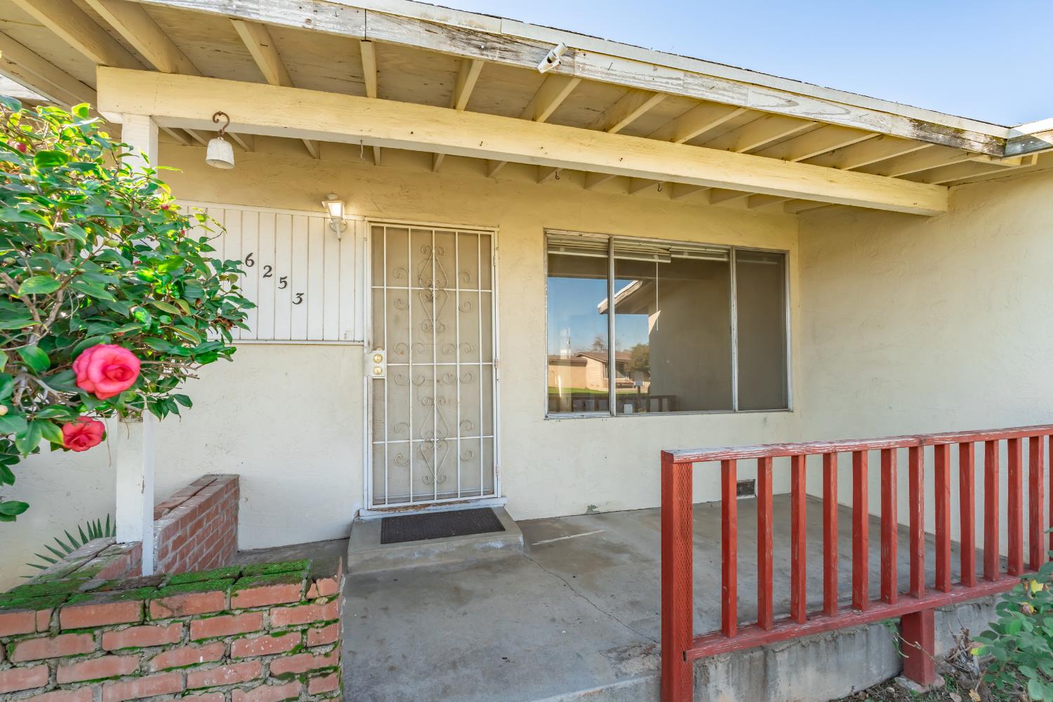 6253 N Glenn Ave, Fresno, CA 93704