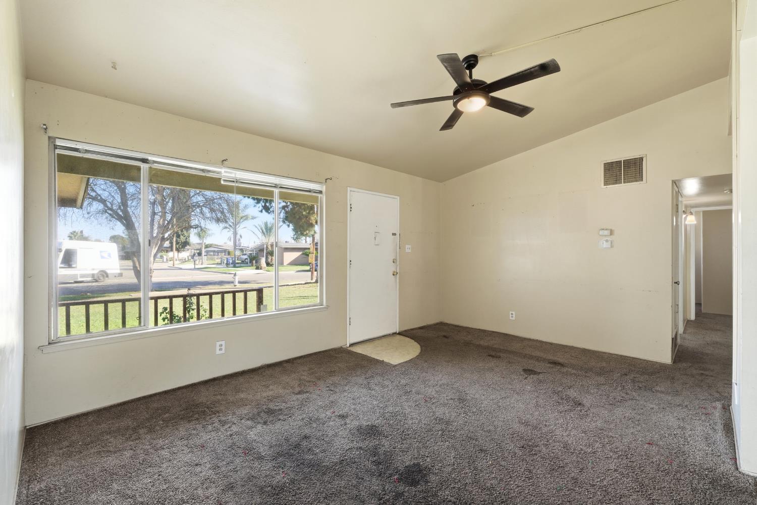 6253 N Glenn Ave, Fresno, CA 93704