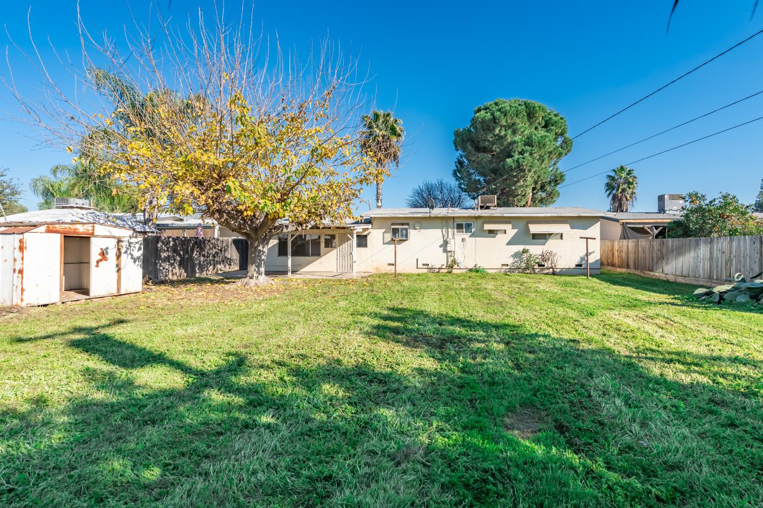 6253 N Glenn Ave, Fresno, CA 93704