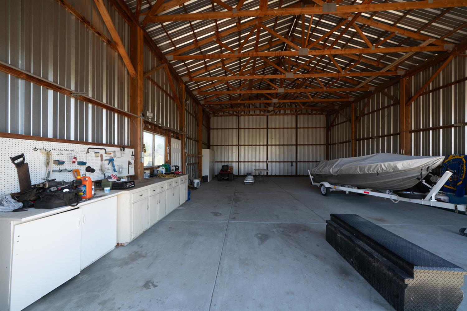 16861 Paula Rd, Madera, CA 93636