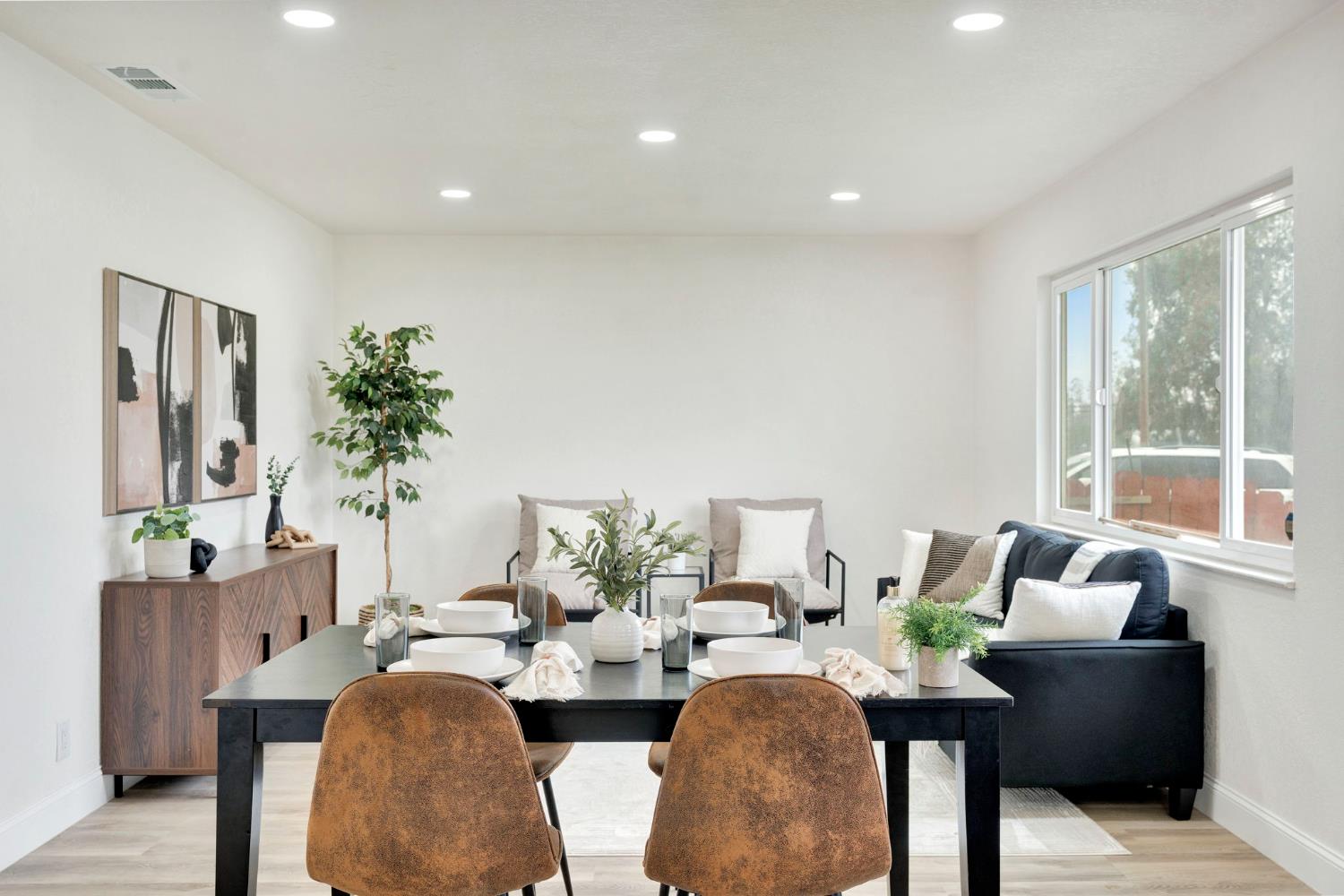 557 E Fantz Ave, Fresno, CA 93706