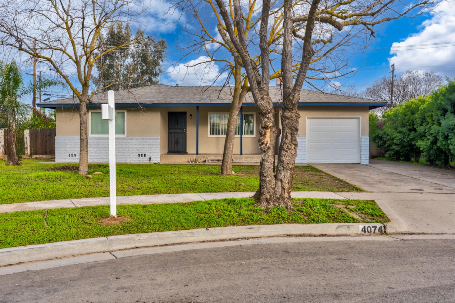 4074 N Ila Ave, Fresno, CA 93705