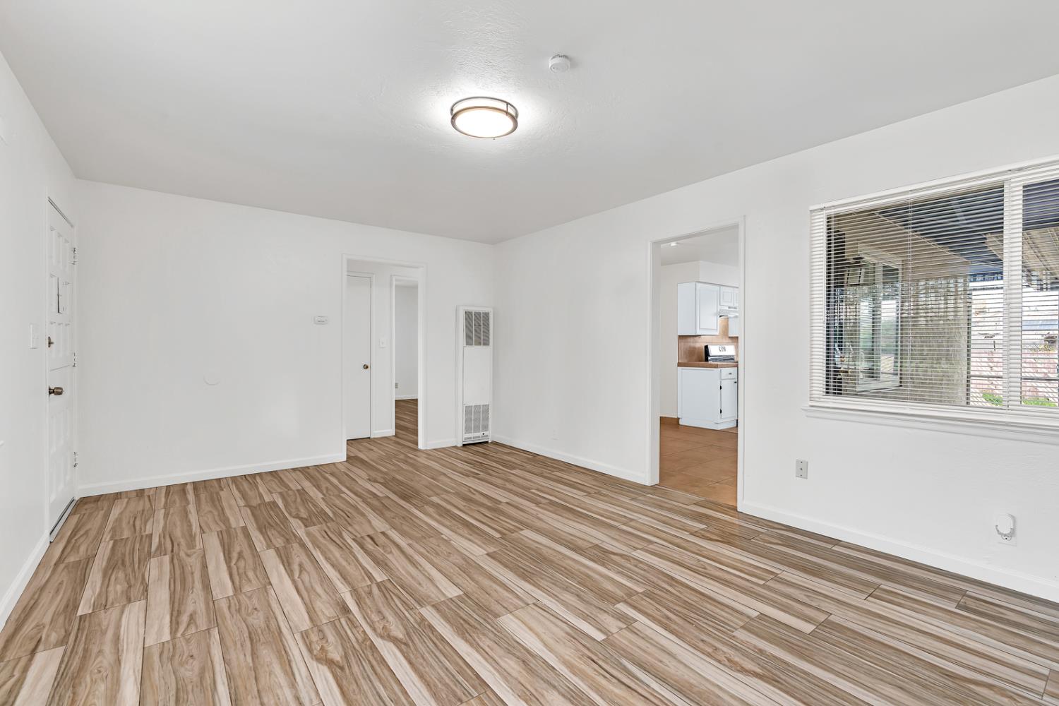 4074 N Ila Ave, Fresno, CA 93705