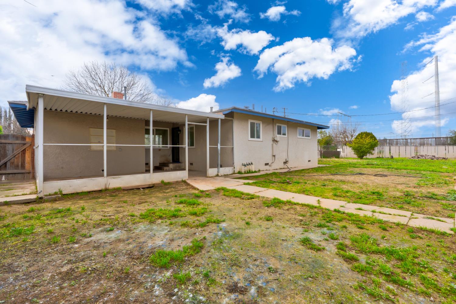 4074 N Ila Ave, Fresno, CA 93705