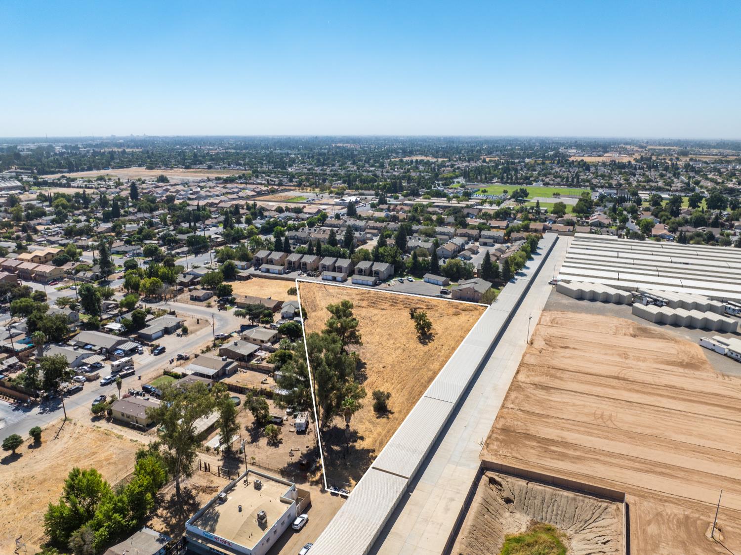 5595 W Shaw Ave, Fresno, CA 93722