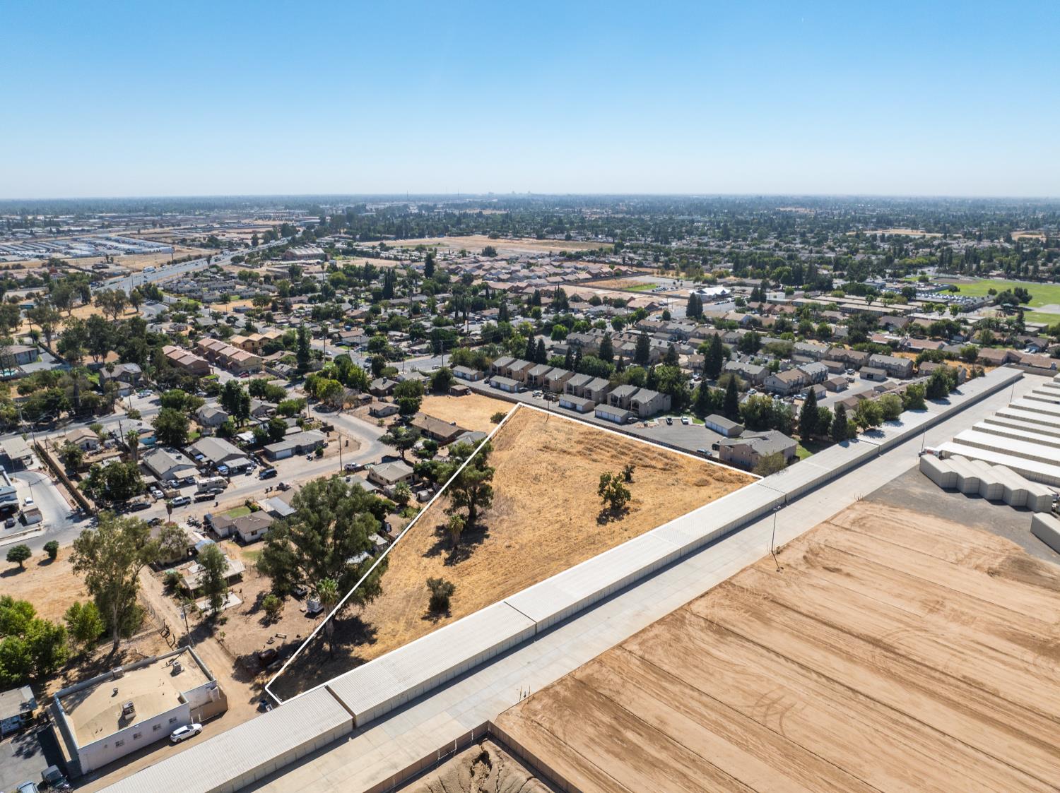 5595 W Shaw Ave, Fresno, CA 93722