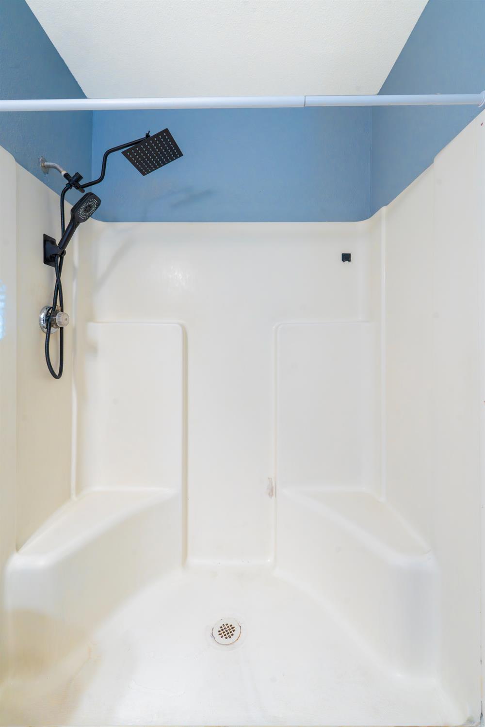 601 Oakridge Dr, Madera, CA 93637