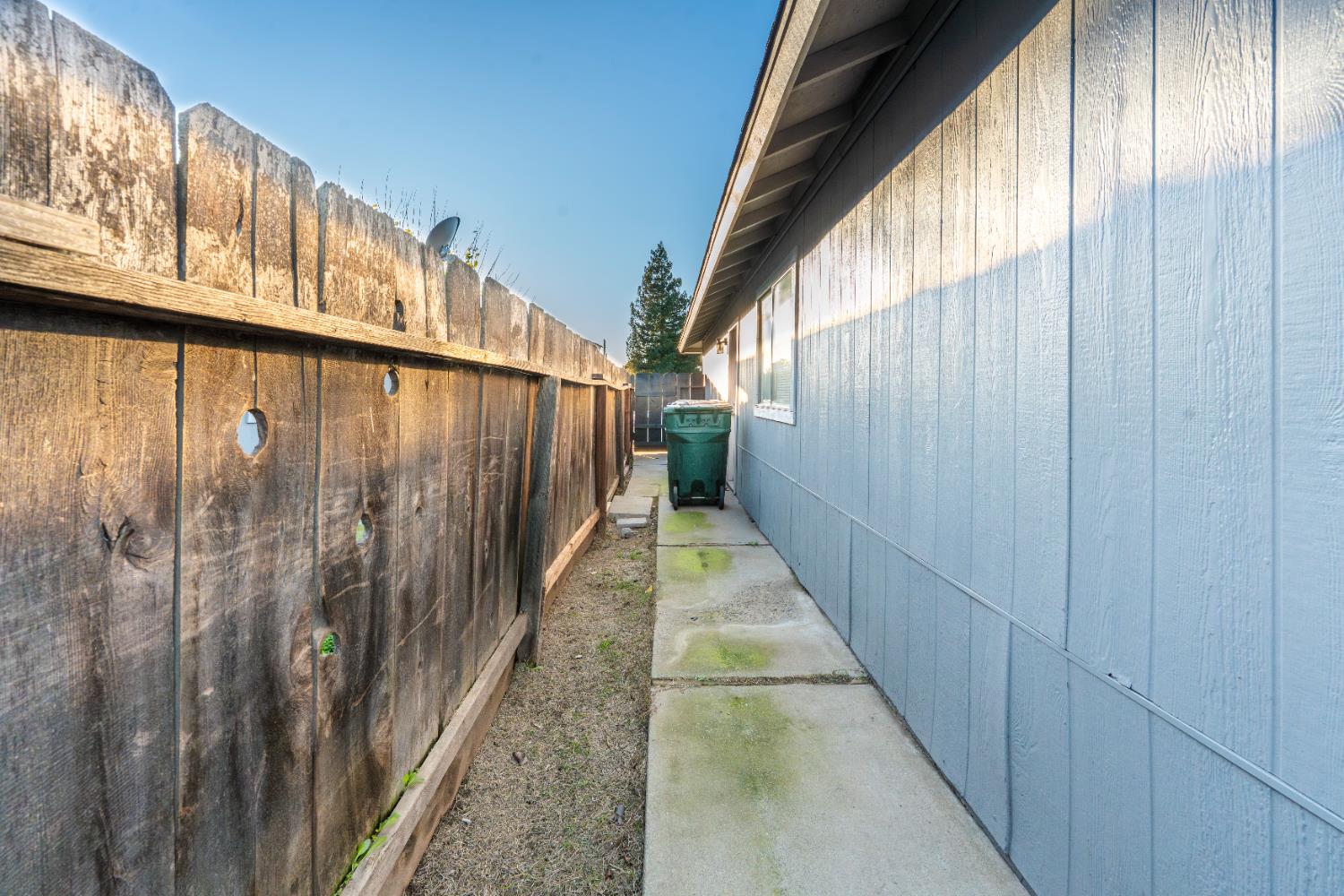 601 Oakridge Dr, Madera, CA 93637