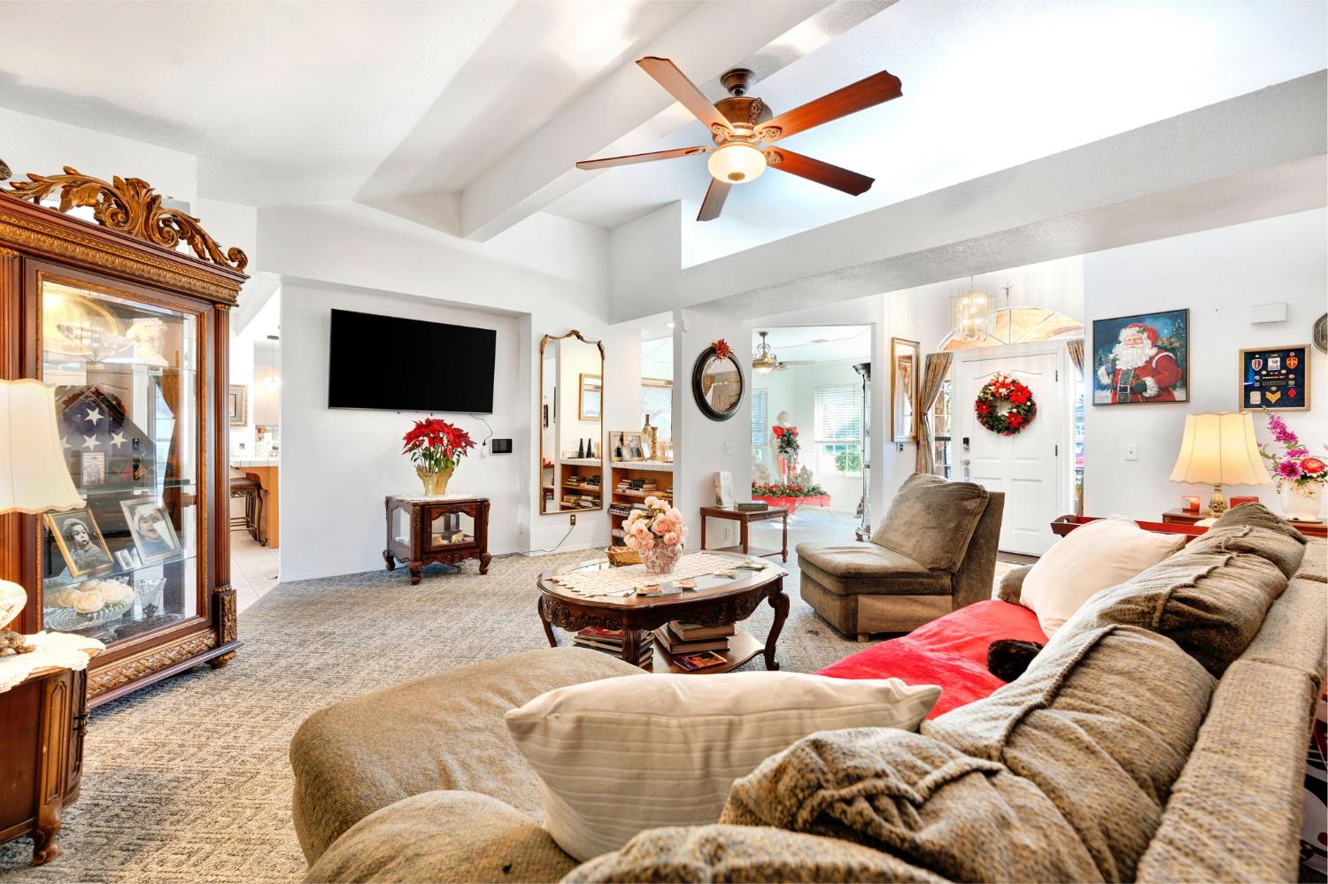 211 W Paul Ave, Clovis, CA 93612