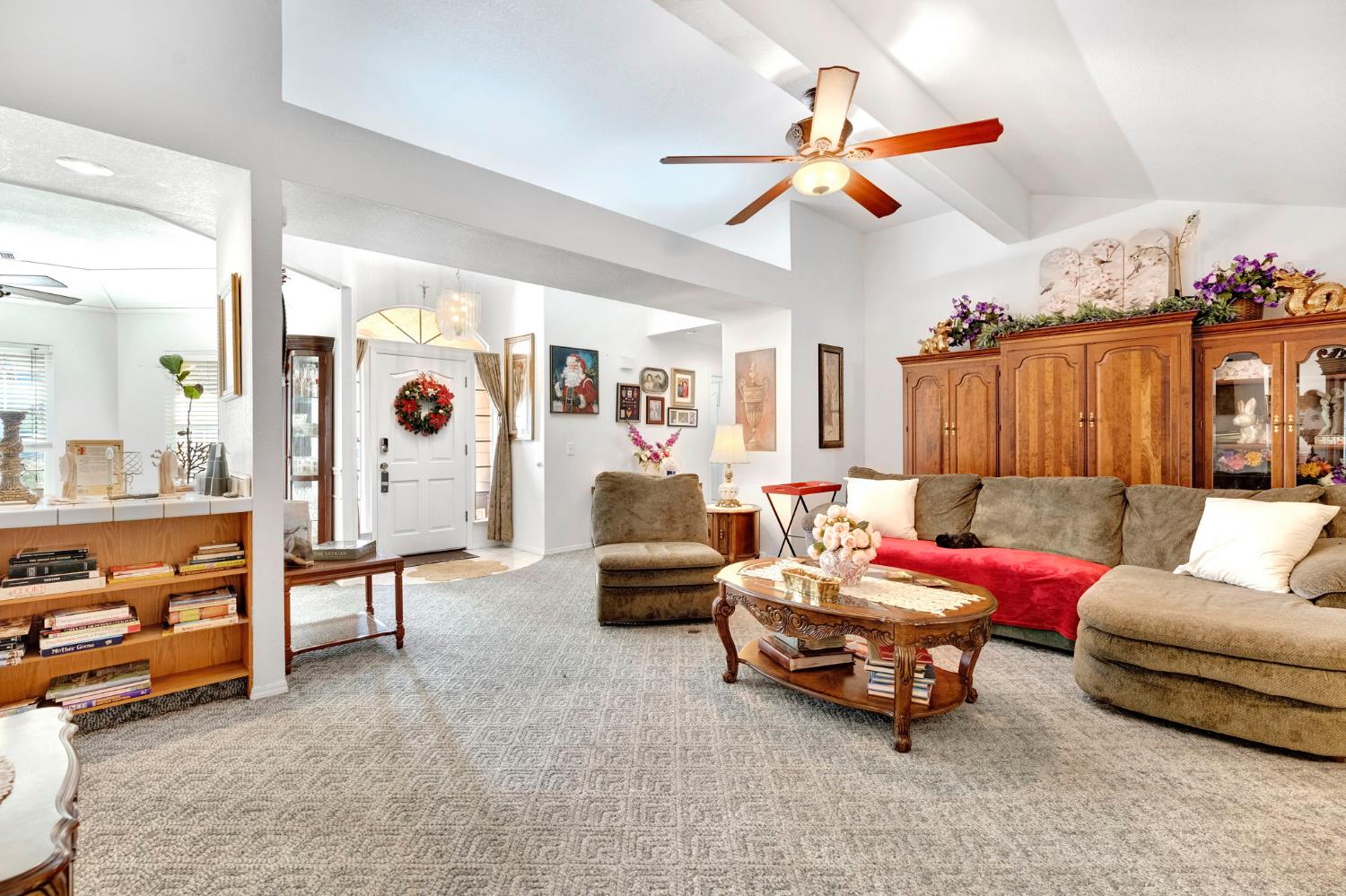 211 W Paul Ave, Clovis, CA 93612