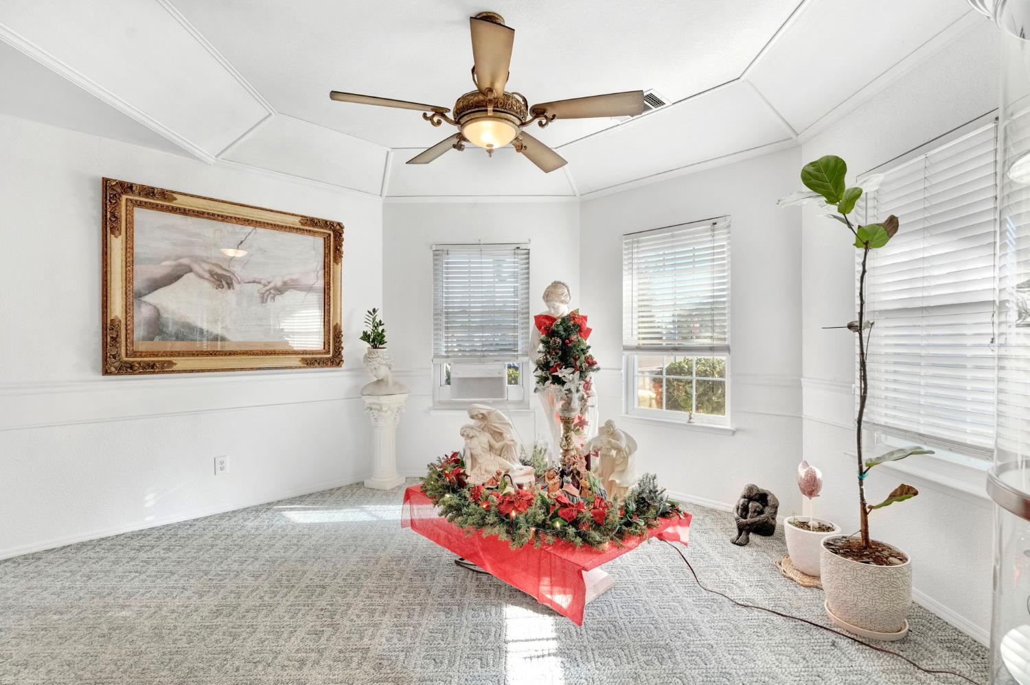 211 W Paul Ave, Clovis, CA 93612