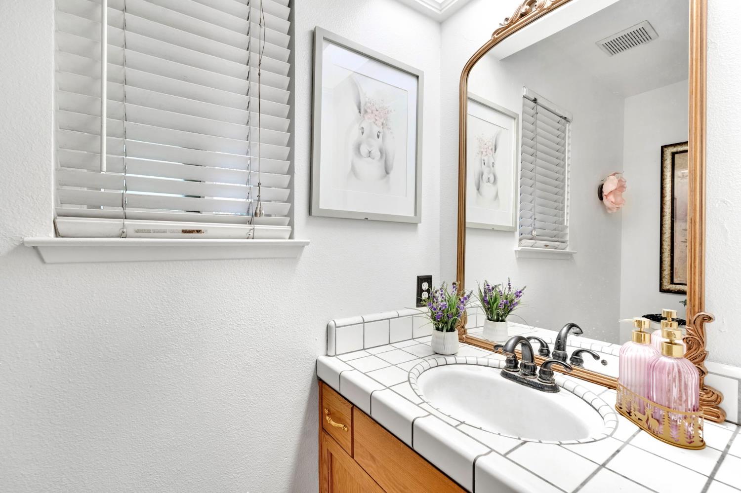 211 W Paul Ave, Clovis, CA 93612