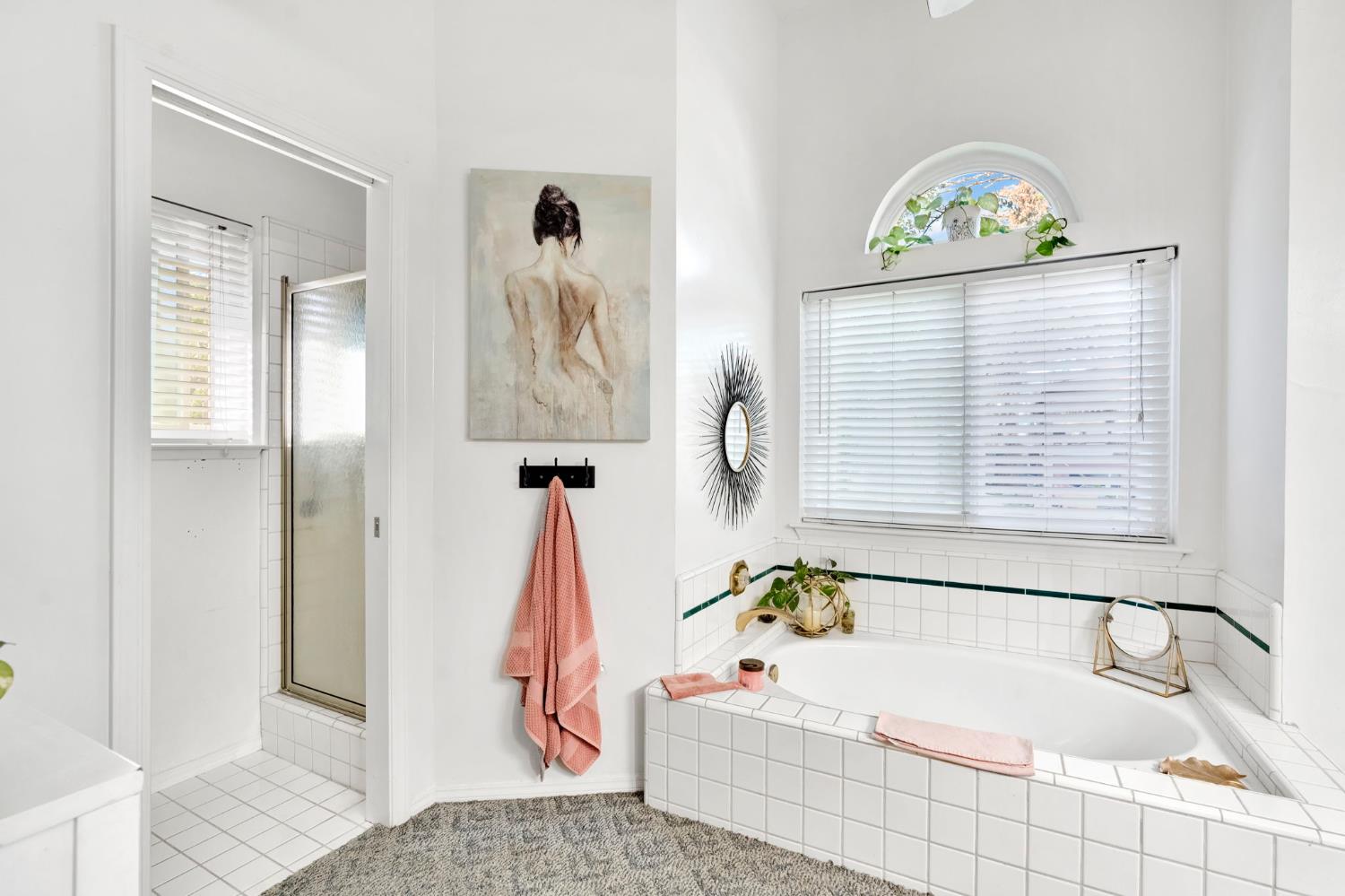 211 W Paul Ave, Clovis, CA 93612