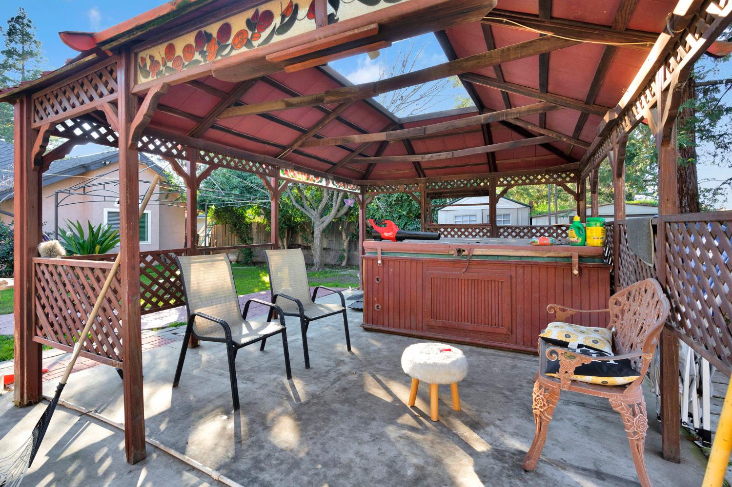 211 W Paul Ave, Clovis, CA 93612