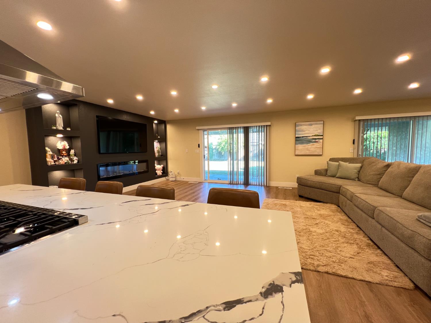 5686 N Briarwood Ave, Fresno, CA 93711