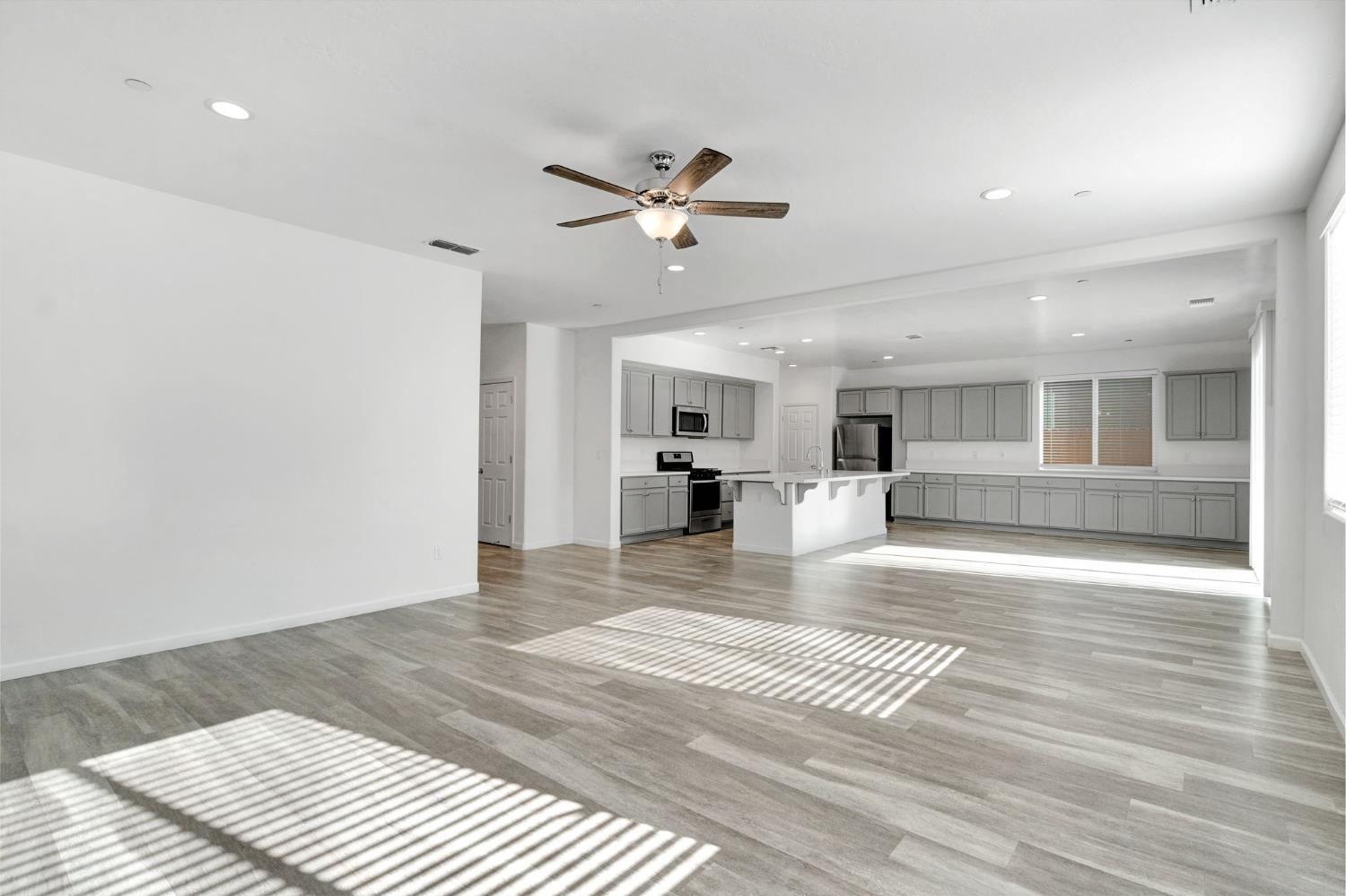 6647 E Vassar Ave, Fresno, CA 93727