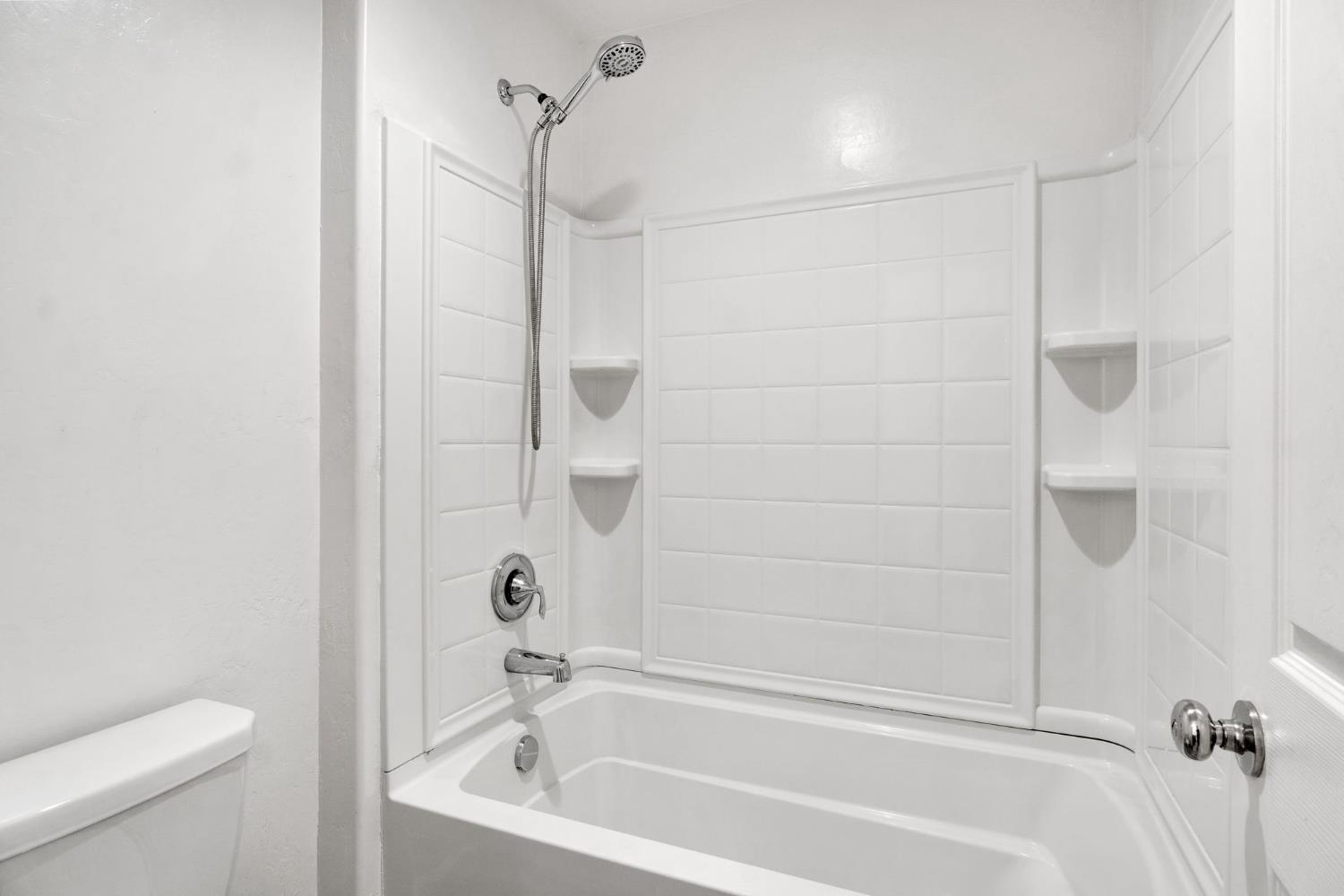 6647 E Vassar Ave, Fresno, CA 93727