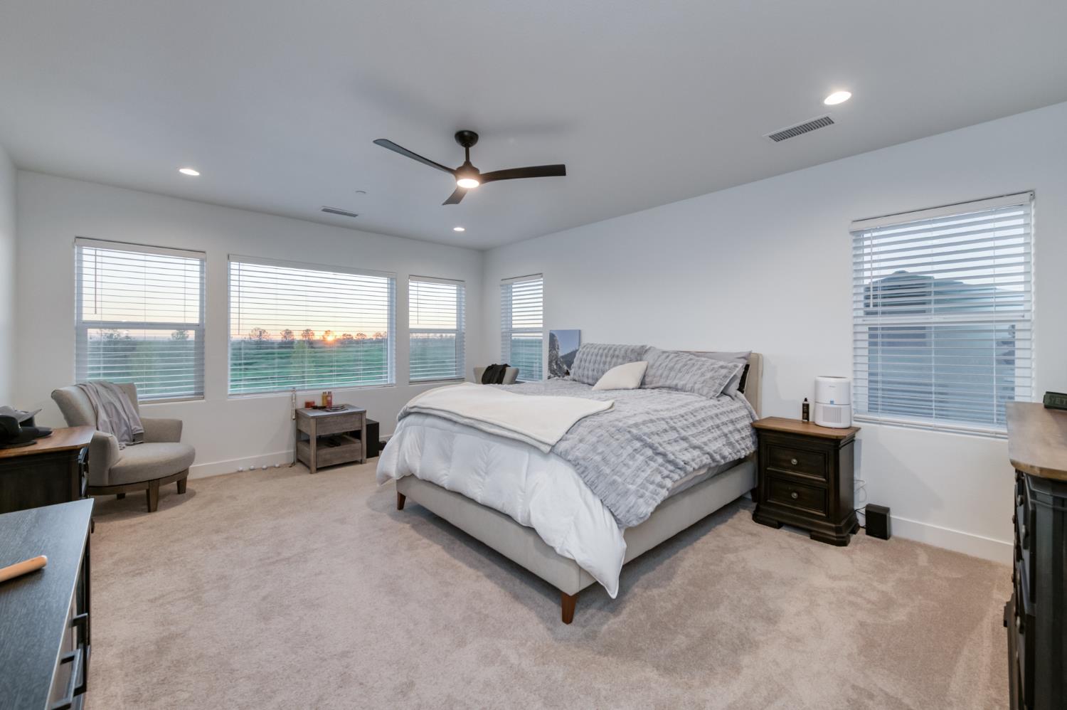 1042 Beaver Pond Loop, Madera, CA 93636