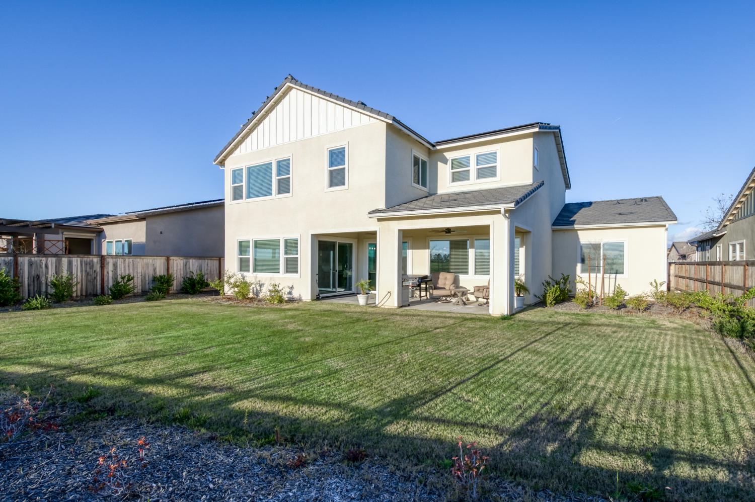 1042 Beaver Pond Loop, Madera, CA 93636