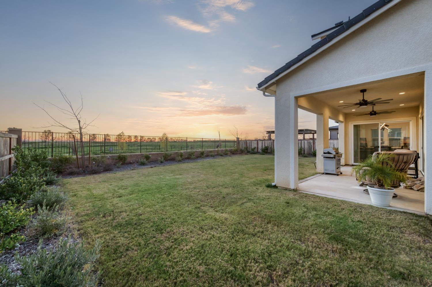 1042 Beaver Pond Loop, Madera, CA 93636