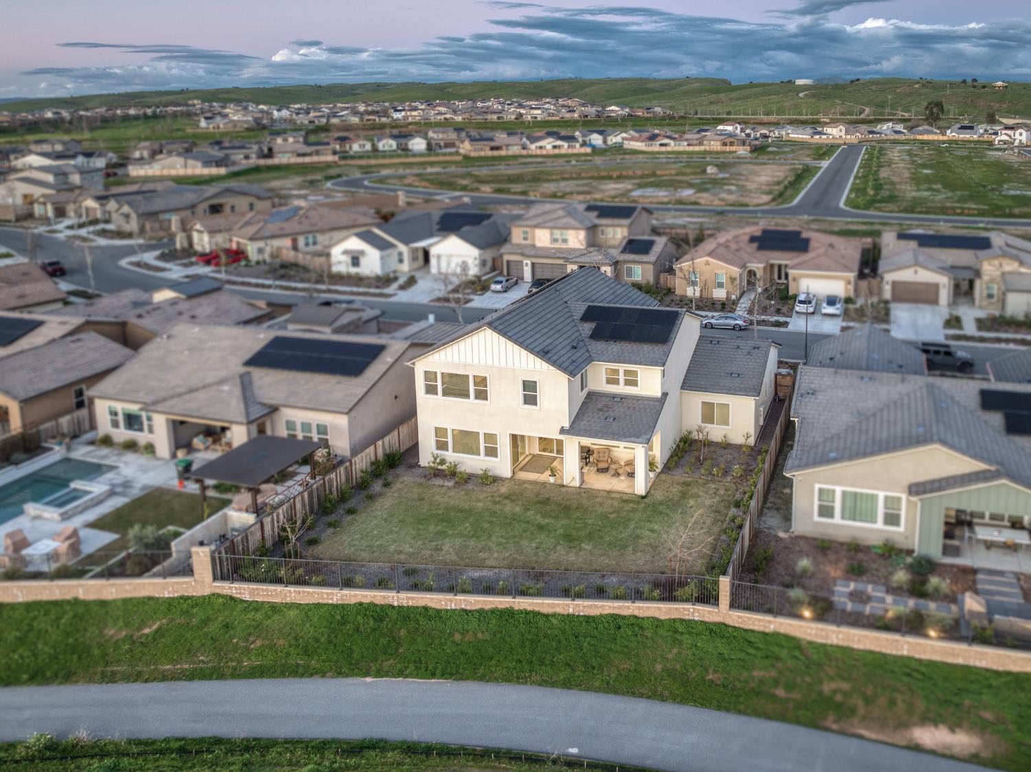 1042 Beaver Pond Loop, Madera, CA 93636