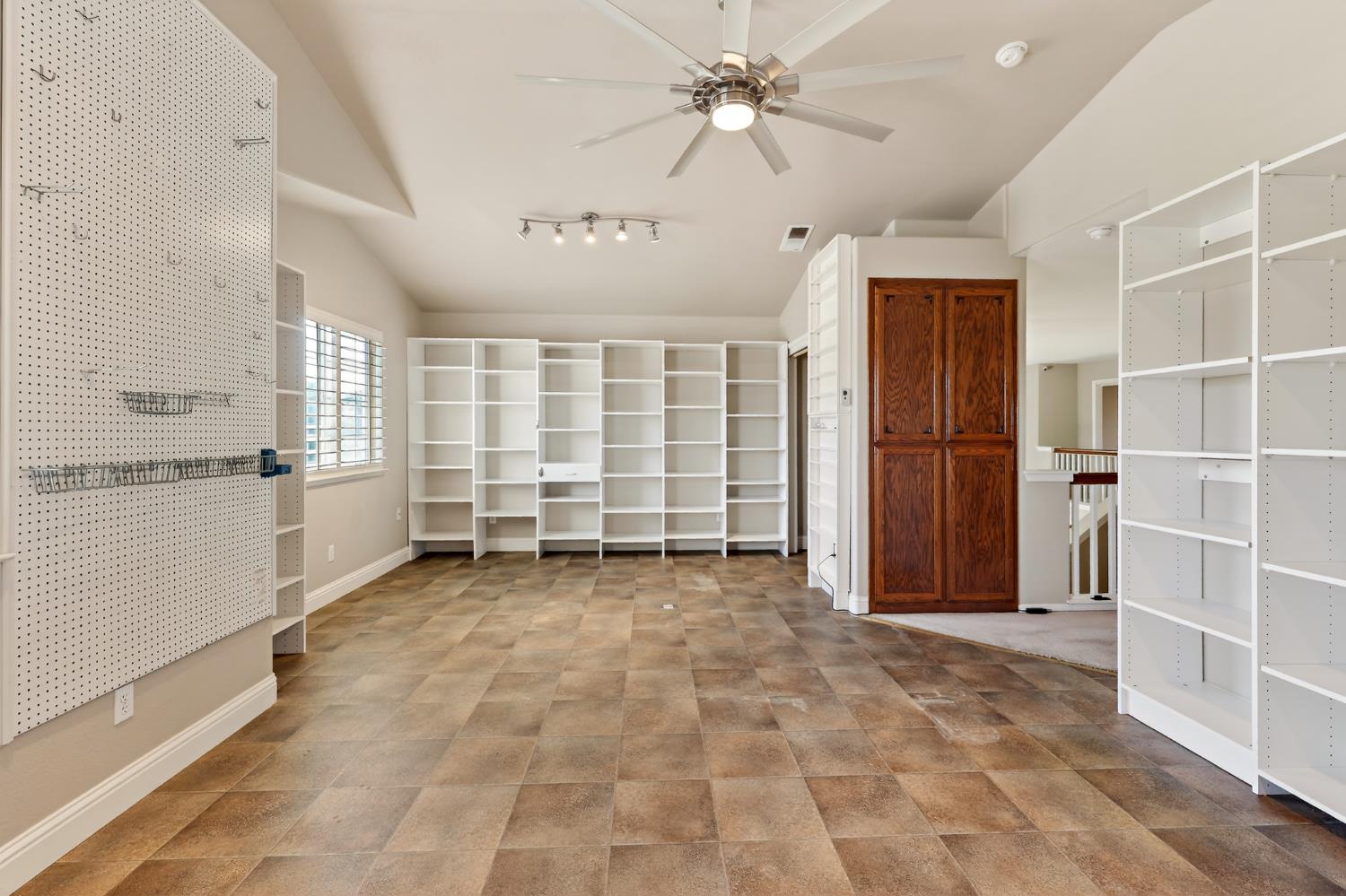 917 Amador, Chowchilla, CA 93610