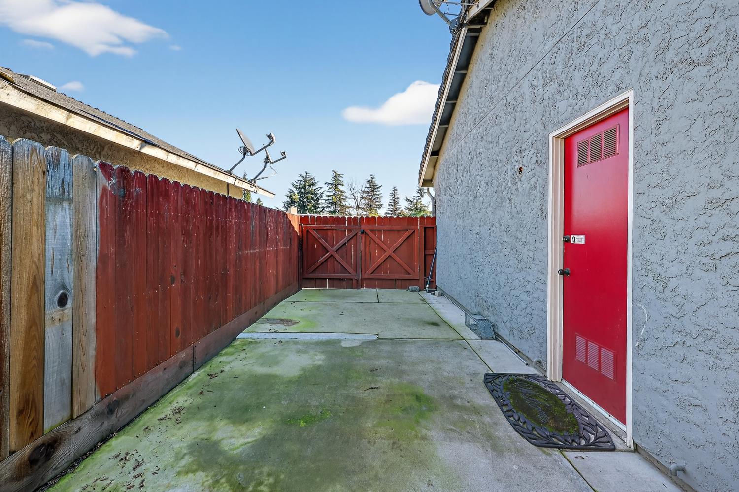 917 Amador, Chowchilla, CA 93610