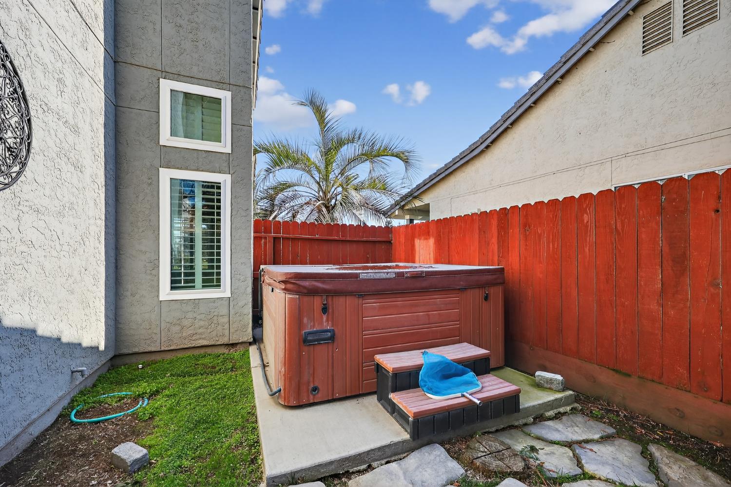 917 Amador, Chowchilla, CA 93610