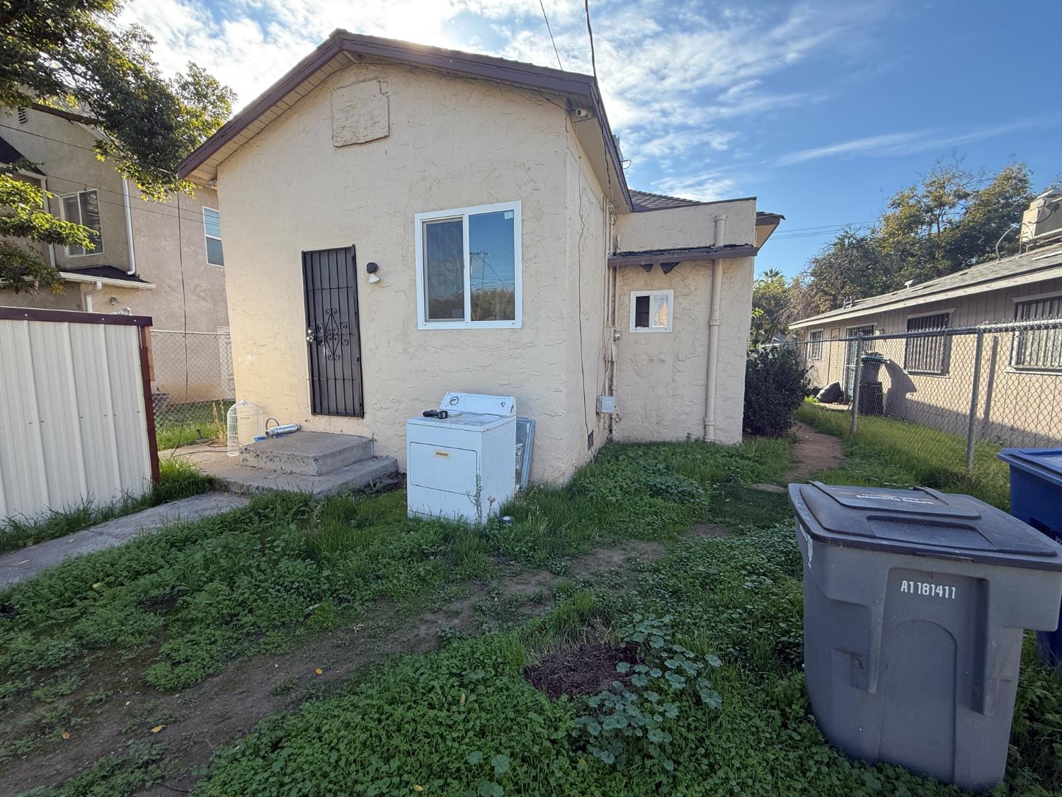 241 E Tuolumne St, Fresno, CA 93706