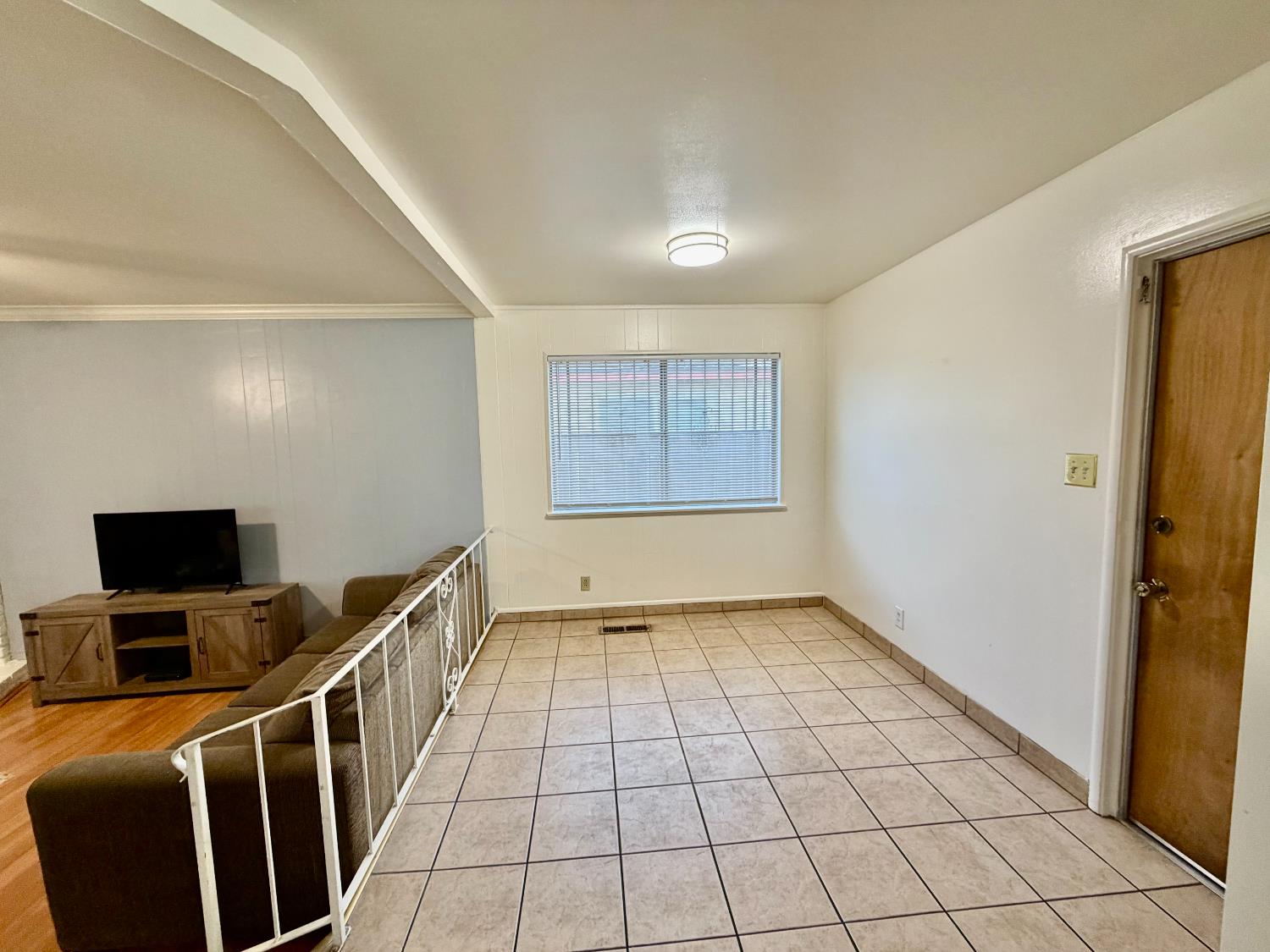 4737 E Norwich Ave, Fresno, CA 93726