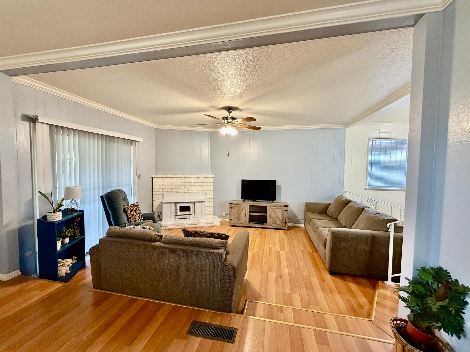 4737 E Norwich Ave, Fresno, CA 93726