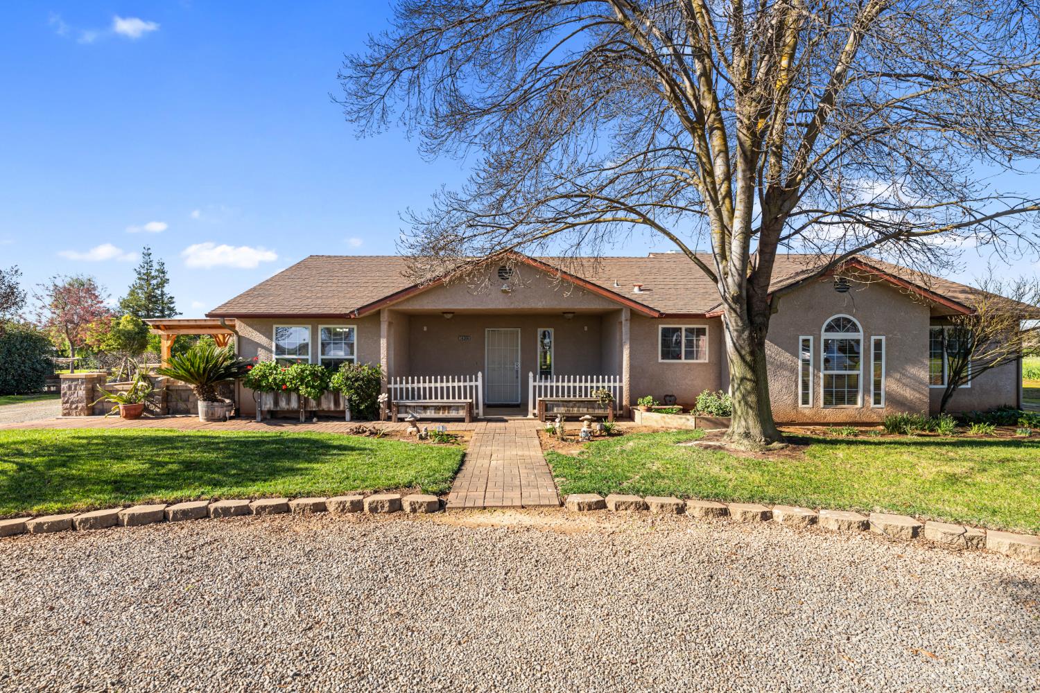 14304 Huntington Rd, Madera, CA 93636