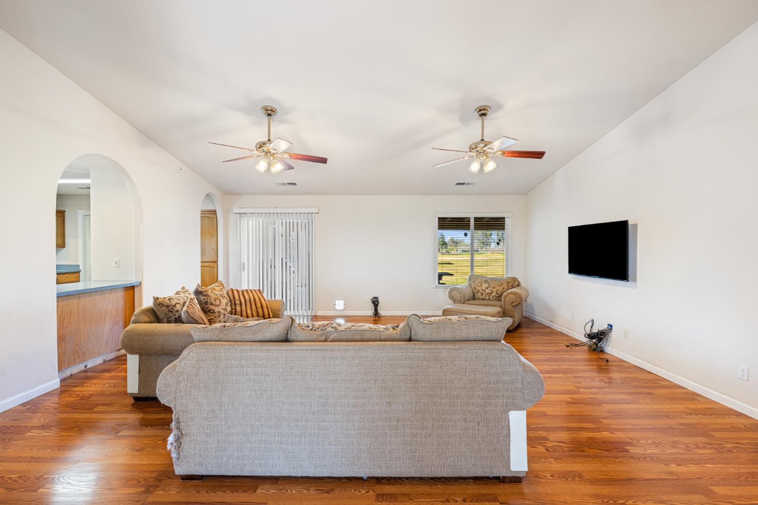 14304 Huntington Rd, Madera, CA 93636