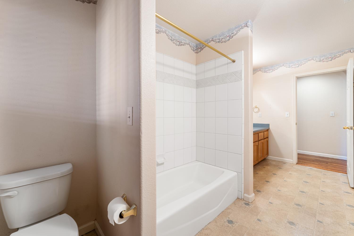 14304 Huntington Rd, Madera, CA 93636