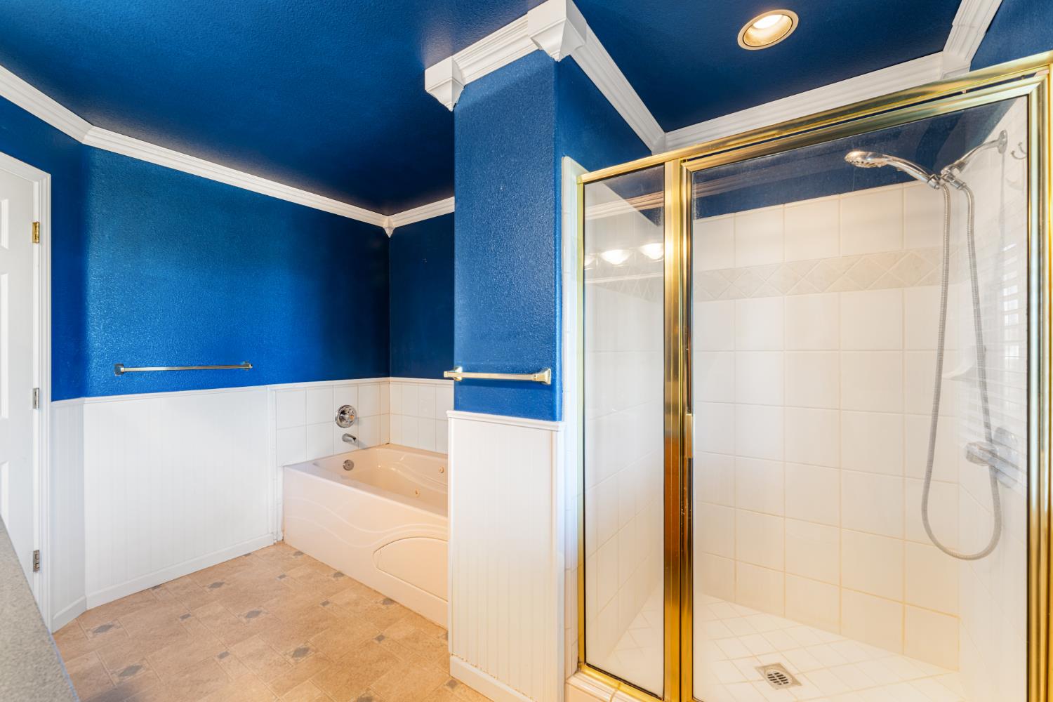 14304 Huntington Rd, Madera, CA 93636