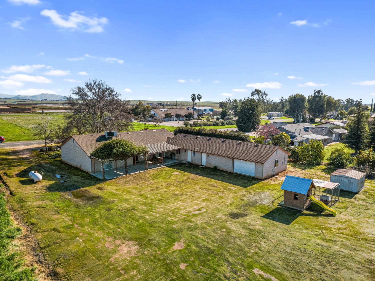 14304 Huntington Rd, Madera, CA 93636
