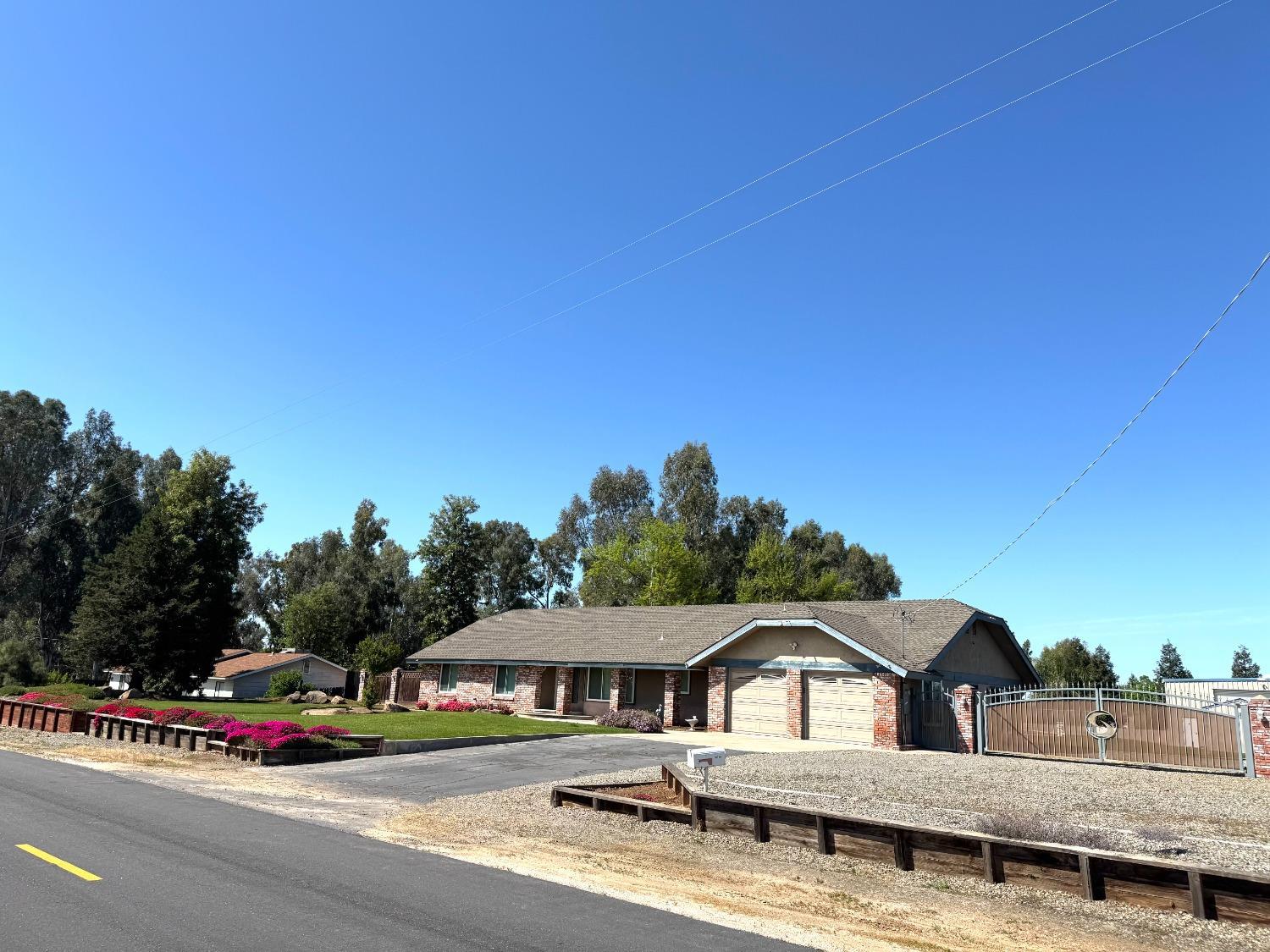 14728 Huntington Rd, Madera, CA 93636