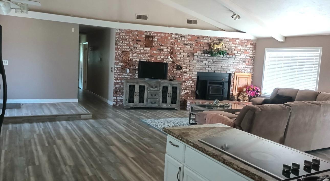 14728 Huntington Rd, Madera, CA 93636