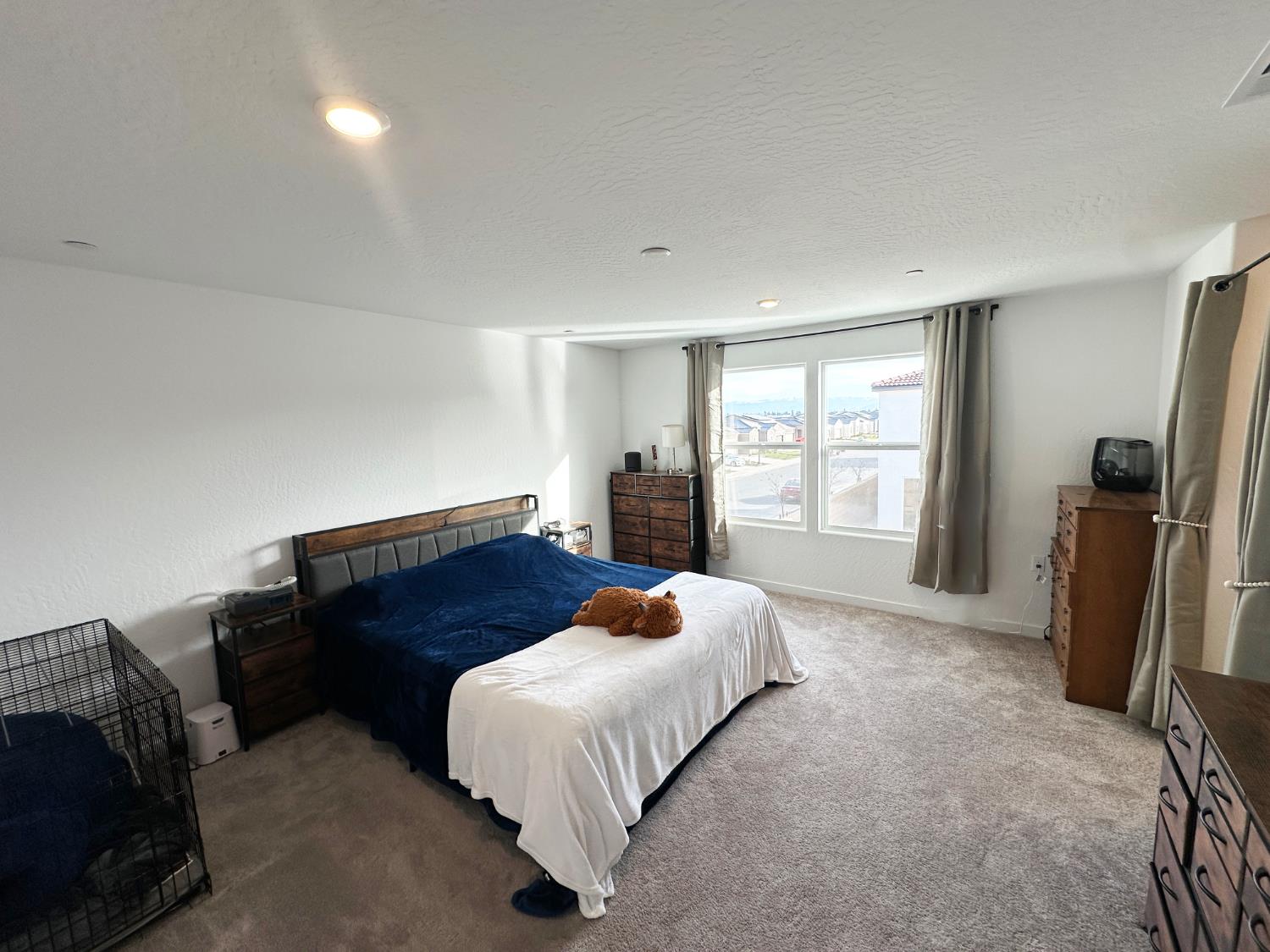 1757 Klamath Rd S, Madera, CA 93636