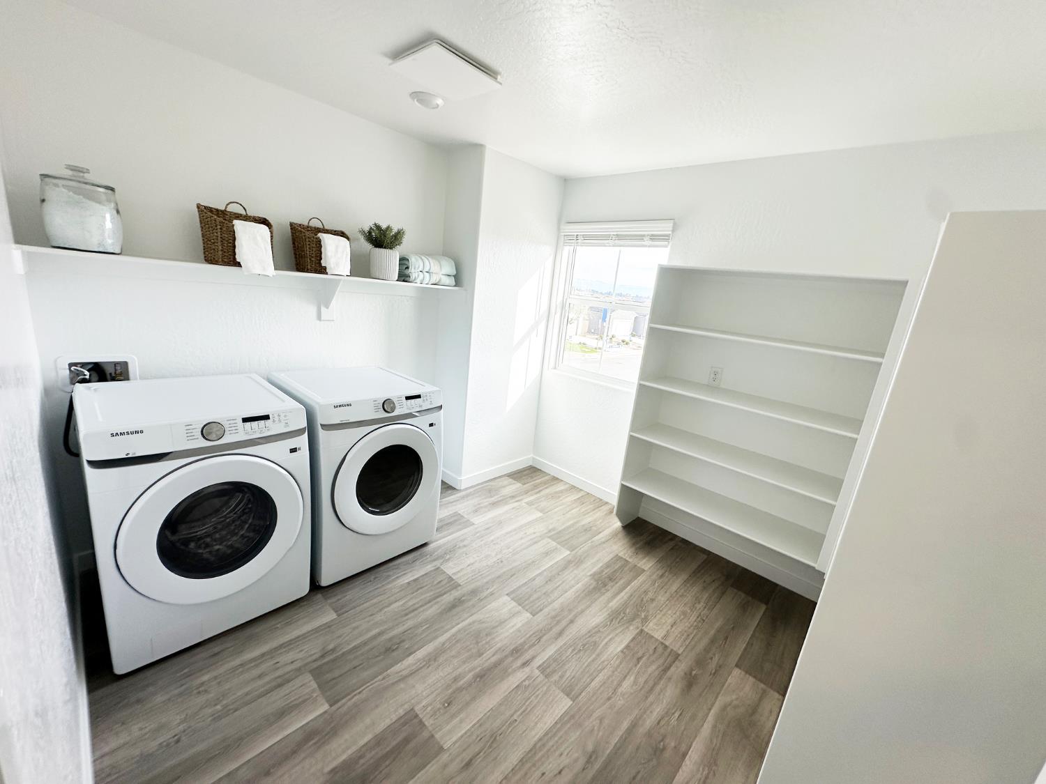 1757 Klamath Rd S, Madera, CA 93636