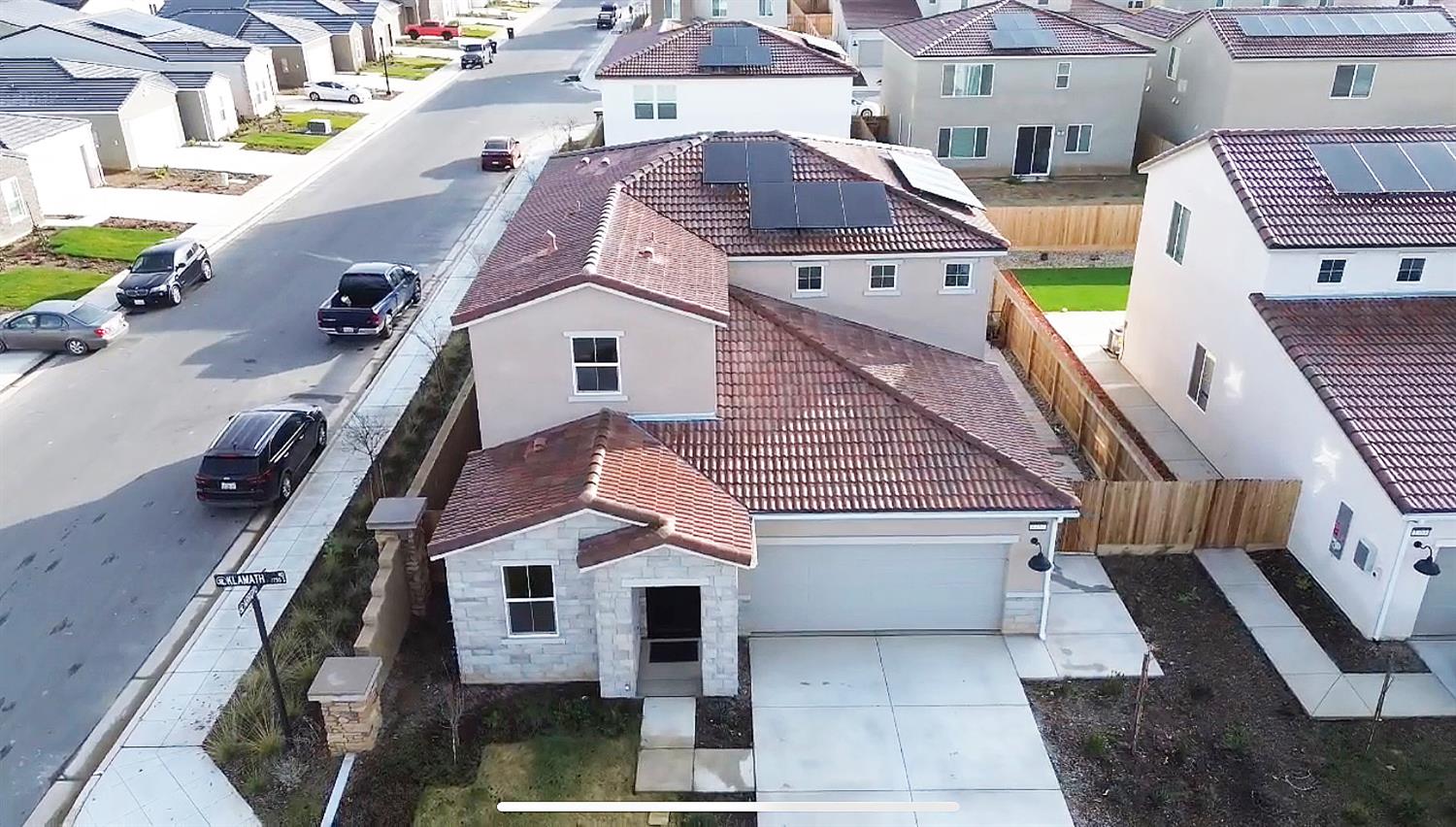 1757 Klamath Rd S, Madera, CA 93636