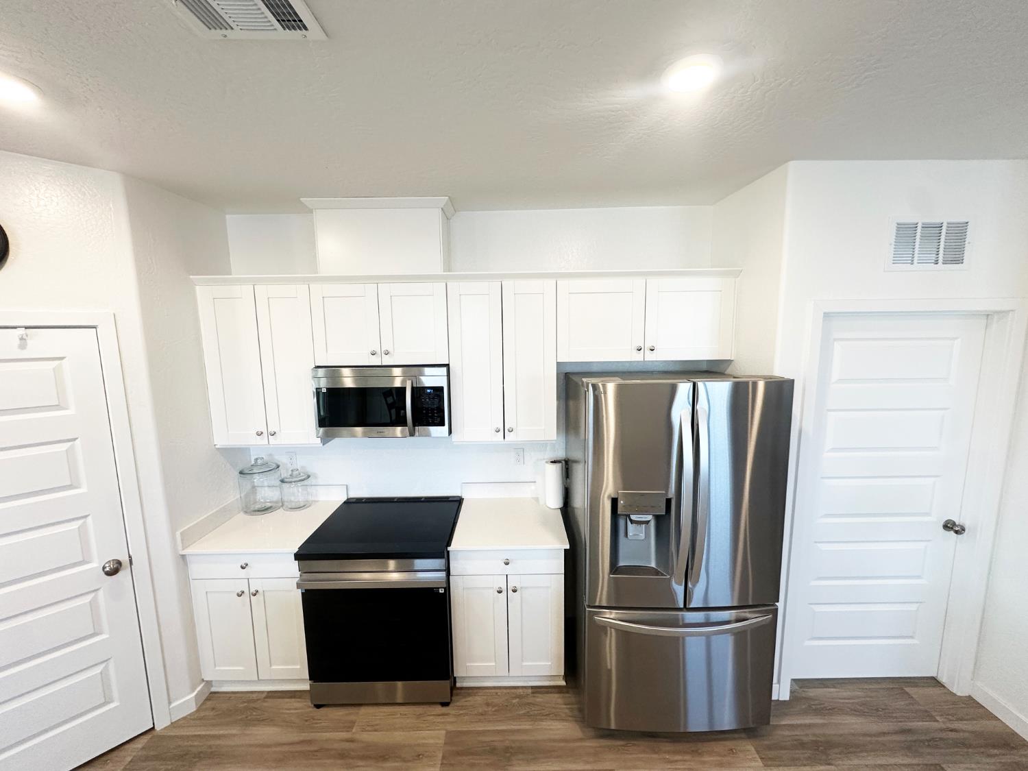 1757 Klamath Rd S, Madera, CA 93636