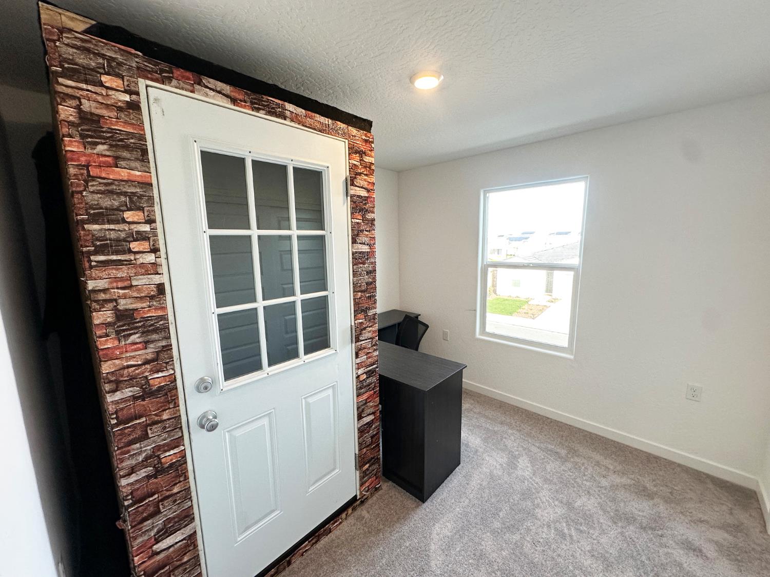 1757 Klamath Rd S, Madera, CA 93636