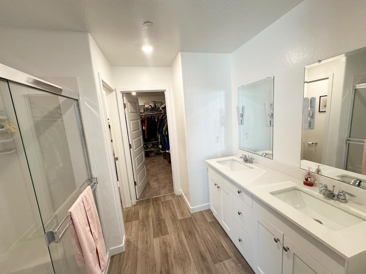 1757 Klamath Rd S, Madera, CA 93636