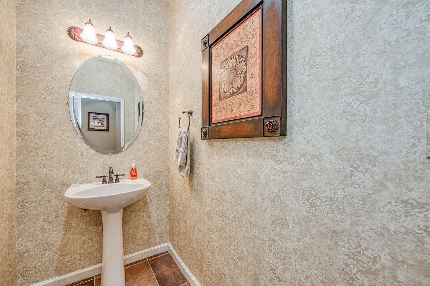 5571 E Lorena Ave, Fresno, CA 93727