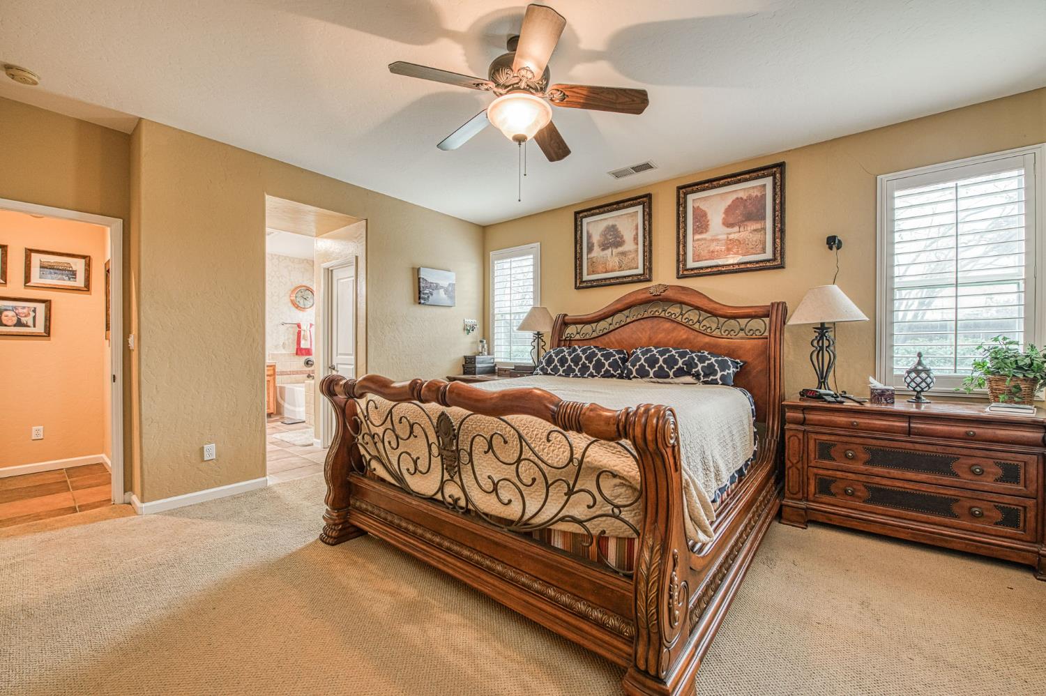 5571 E Lorena Ave, Fresno, CA 93727