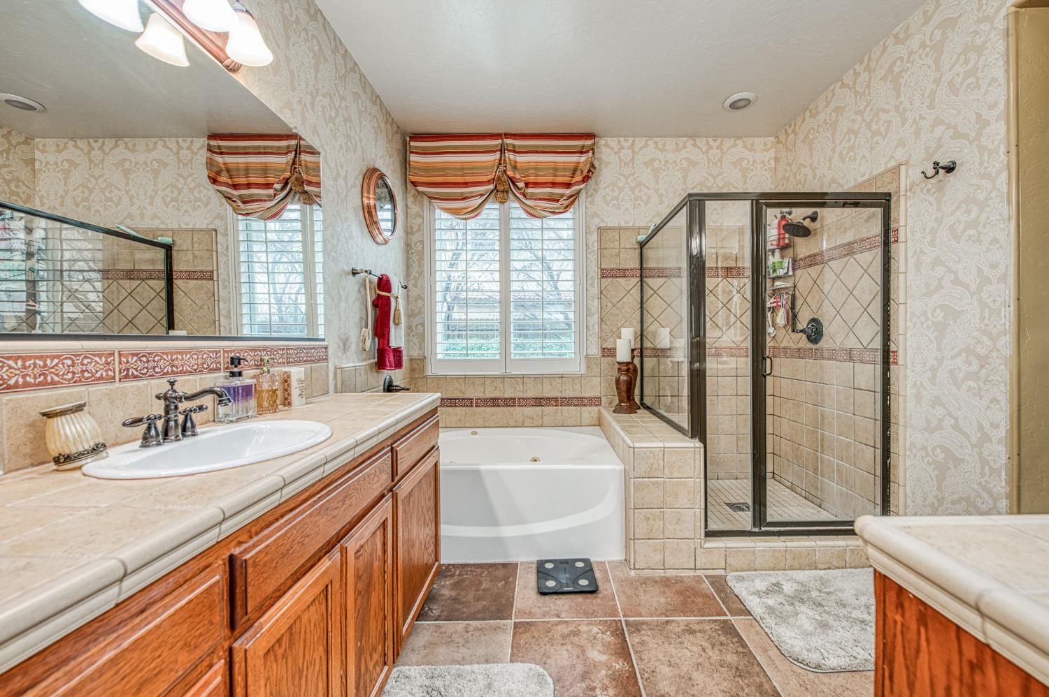 5571 E Lorena Ave, Fresno, CA 93727